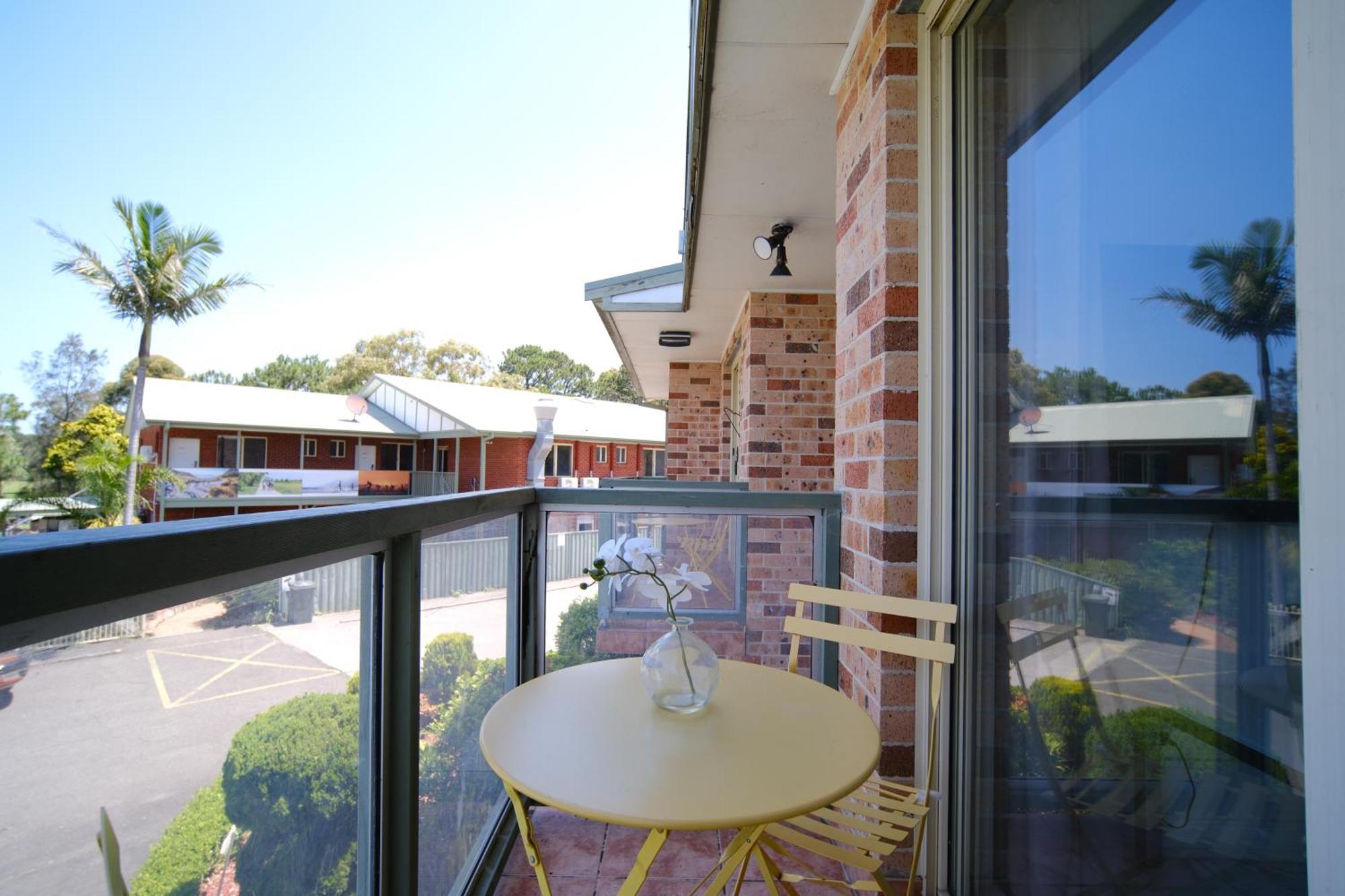 Golf Place Inn Wollongong Primbee Bagian luar foto