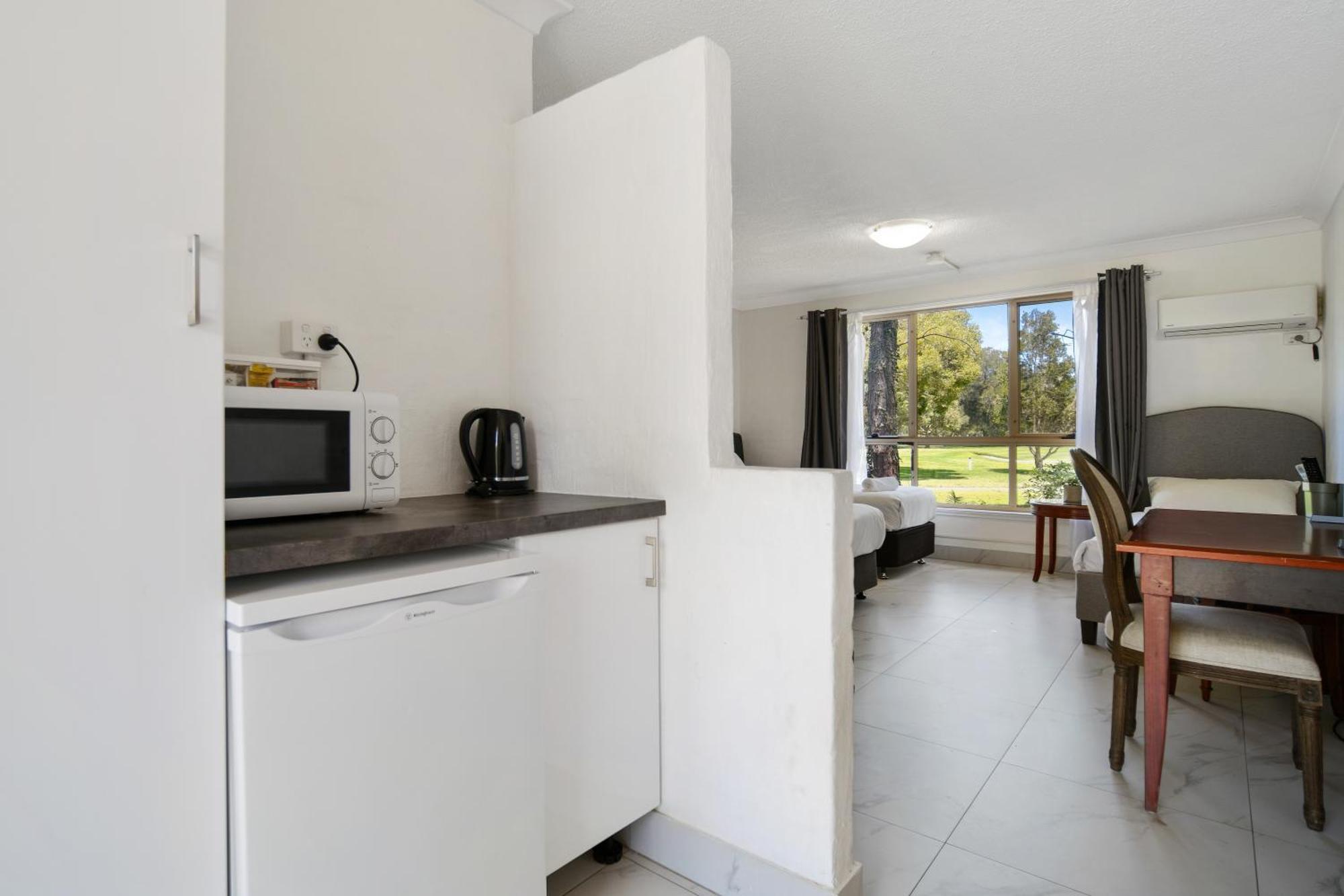 Golf Place Inn Wollongong Primbee Bagian luar foto