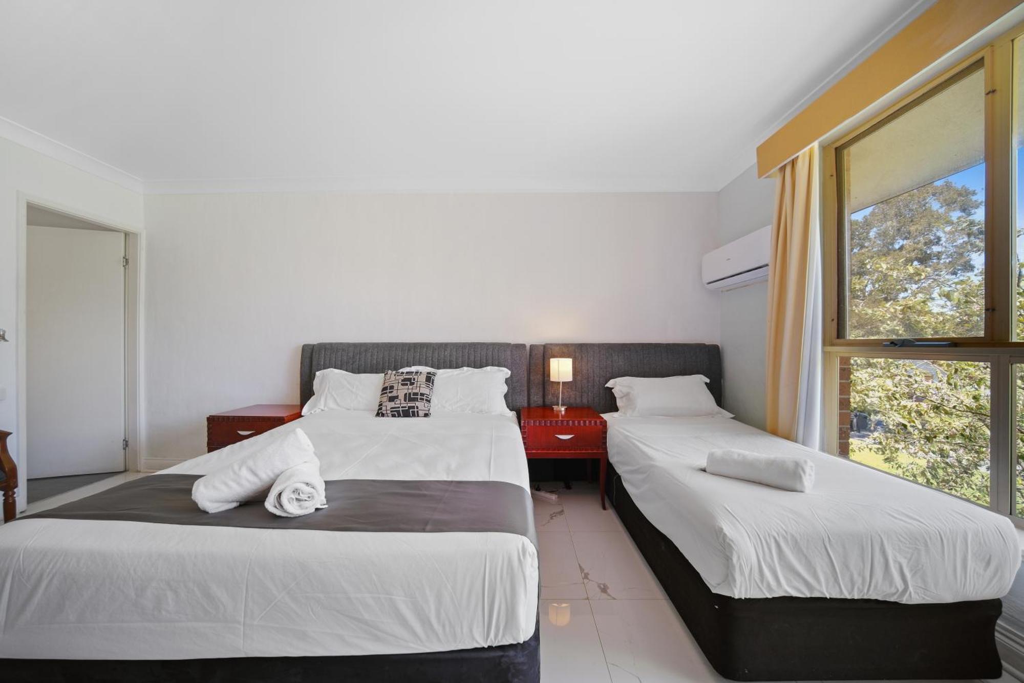 Golf Place Inn Wollongong Primbee Bagian luar foto