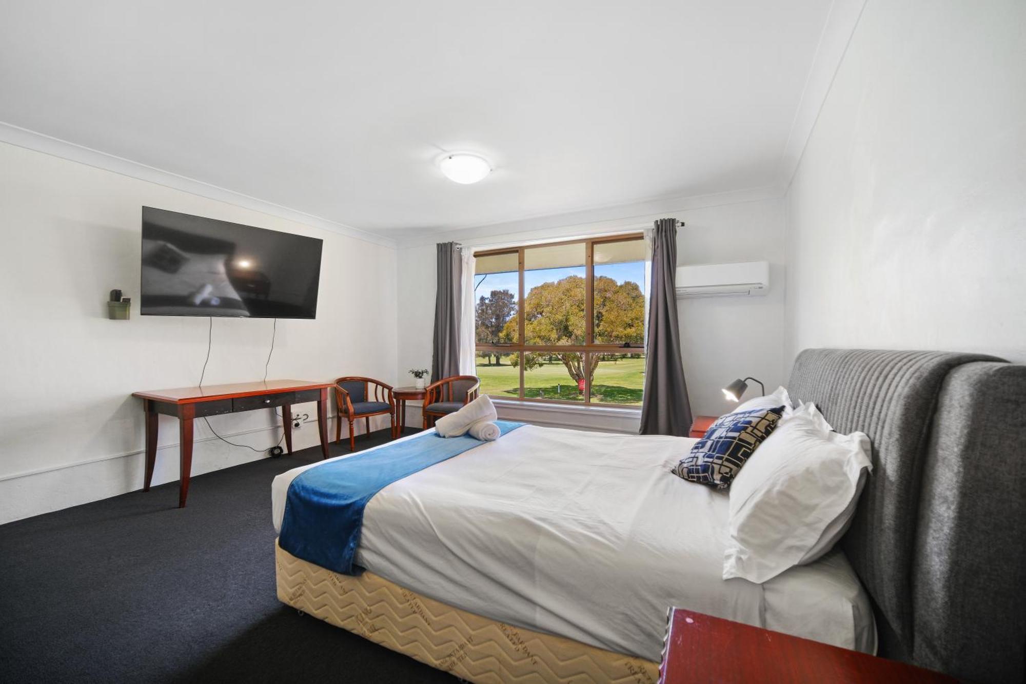 Golf Place Inn Wollongong Primbee Bagian luar foto