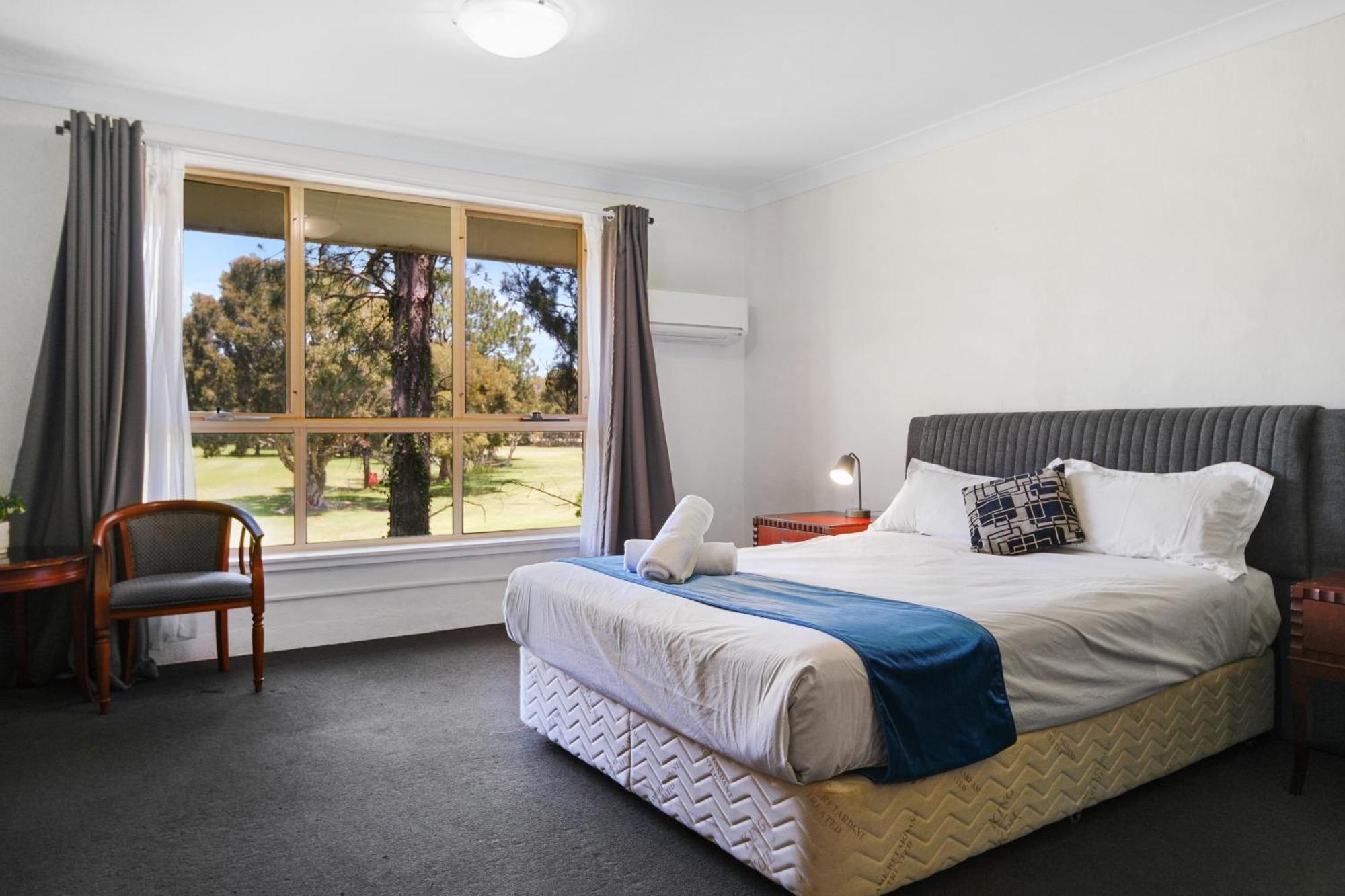 Golf Place Inn Wollongong Primbee Bagian luar foto