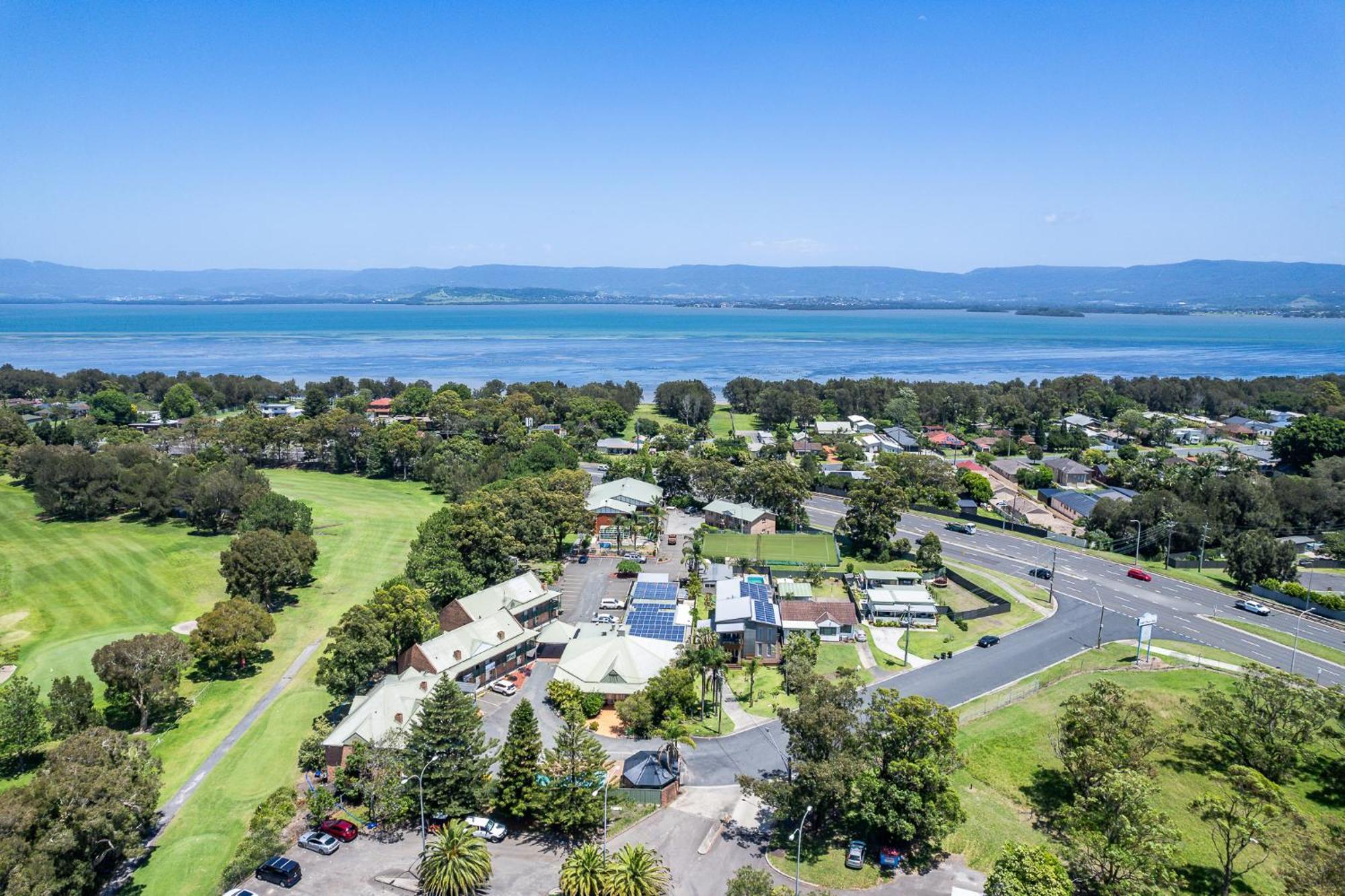 Golf Place Inn Wollongong Primbee Bagian luar foto