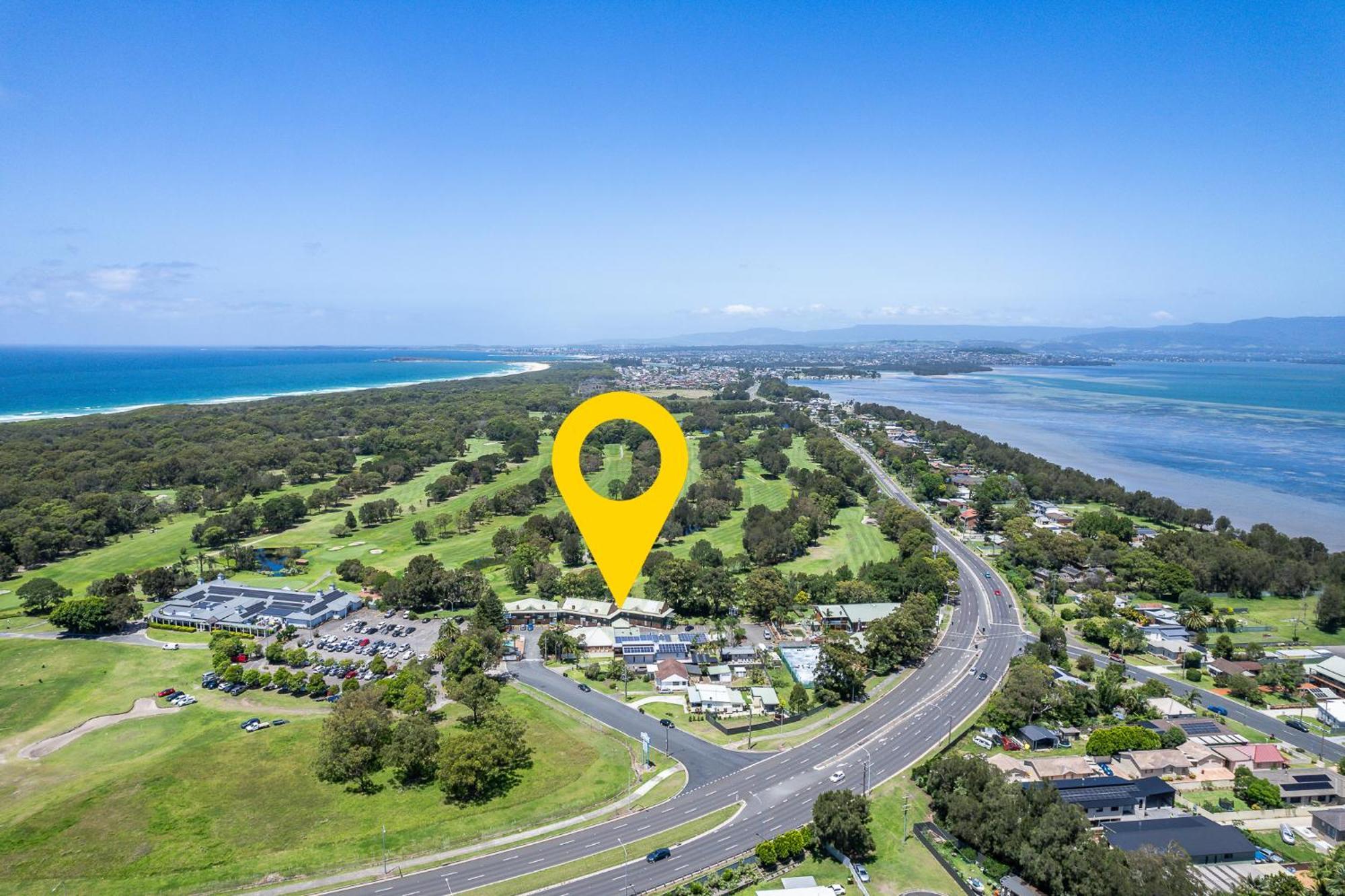 Golf Place Inn Wollongong Primbee Bagian luar foto