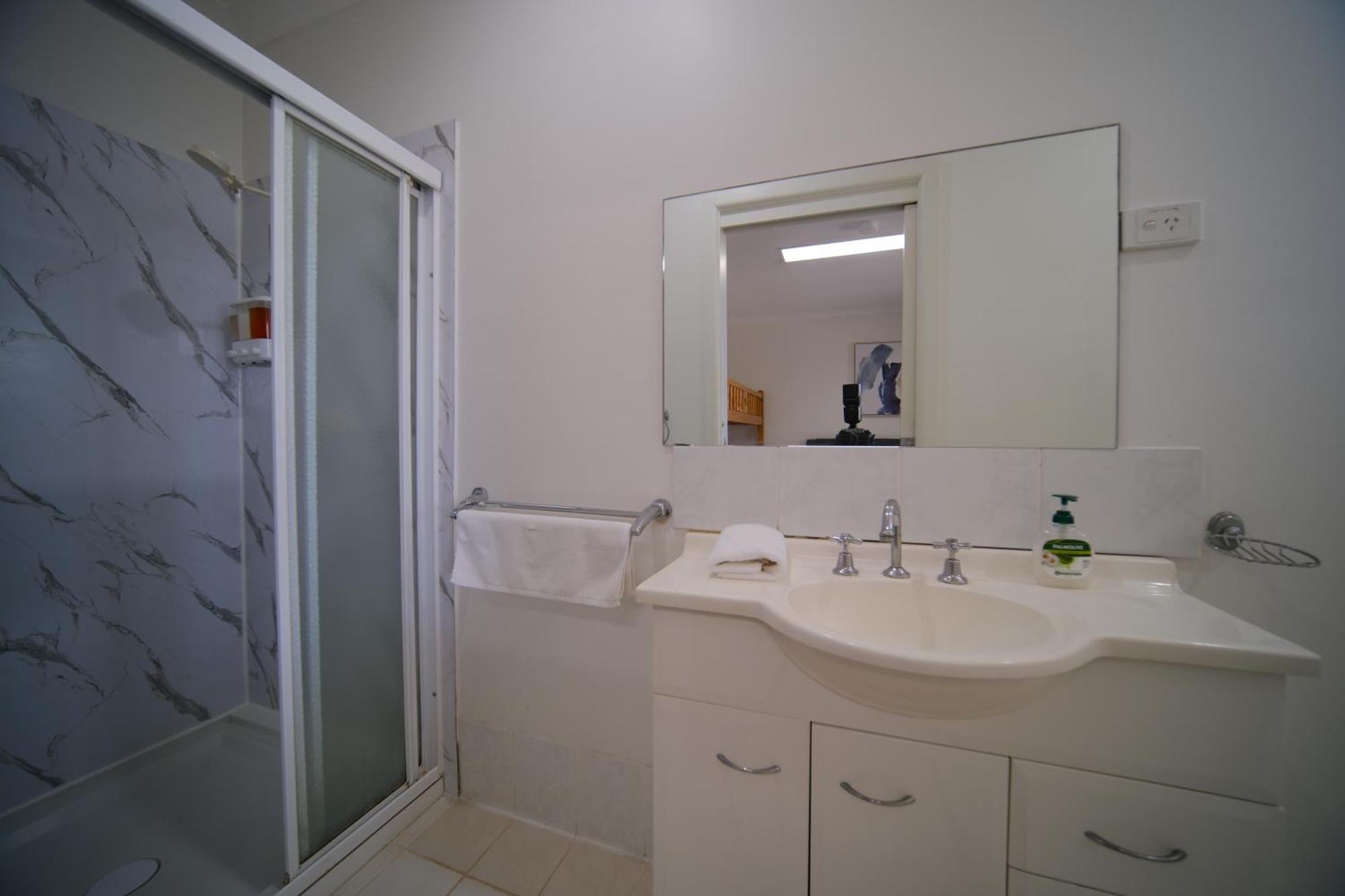 Golf Place Inn Wollongong Primbee Bagian luar foto