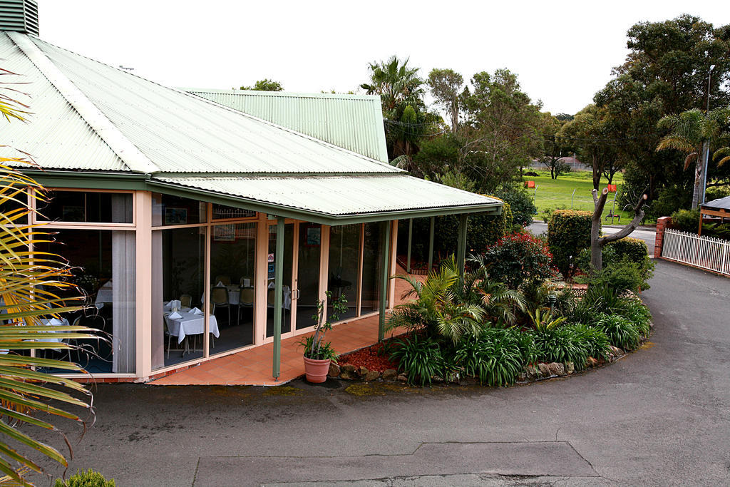 Golf Place Inn Wollongong Primbee Bagian luar foto