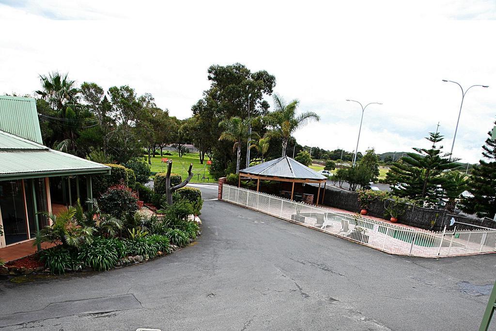 Golf Place Inn Wollongong Primbee Bagian luar foto